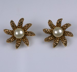 Chanel Wheat Star Pearl Earclips