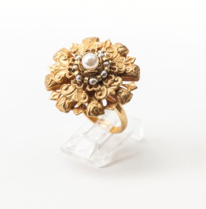 Miriam Haskell Gilt and Pearl Flowerhead Ring